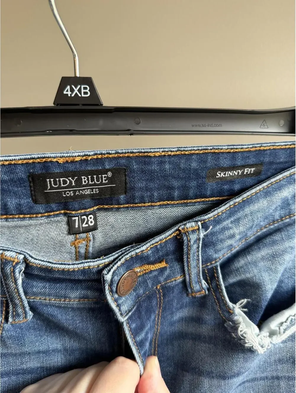 Judy Blue skinny fit distressed jeans - Picture 2 of 9